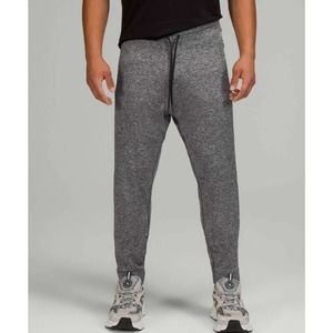 Lululemon Men's Engineered Warmth Jogger Black / White